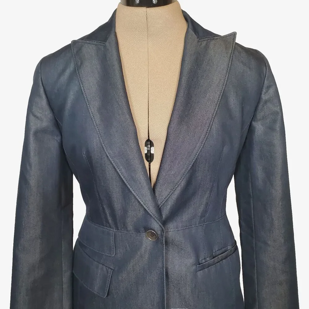 Vintage Emanuel Ungaro Women Denim Blazer Size 2P Blue Lightweight Tailored Fit - Picture 2 of 10